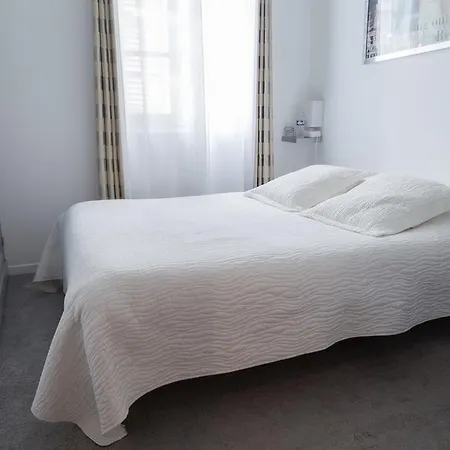 Bed and Breakfast La Demeure D'eirene Τρουά