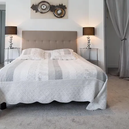 Bed and Breakfast La Demeure D'eirene Τρουά